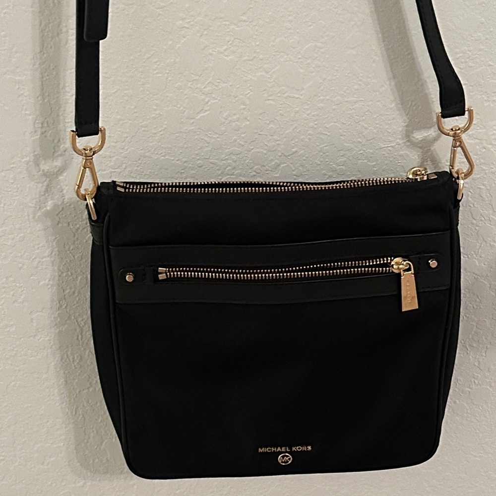 Michael Kors Elegant Black Crossbody Bag